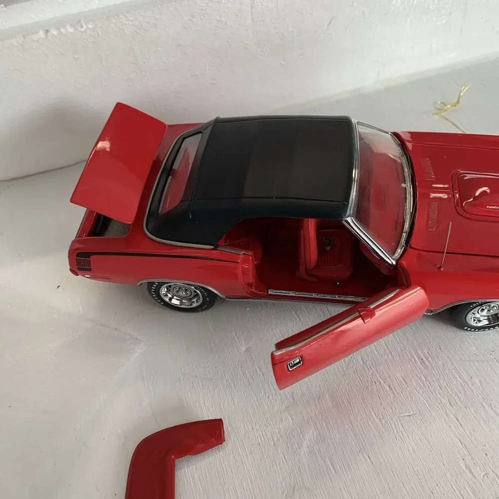 Franklin Mint 1:24 1970 Red Plymouth 